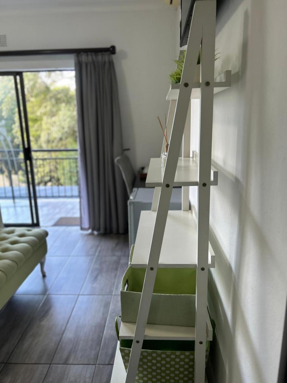 Calla Lily Guesthouse 内尔斯普雷特 外观 照片