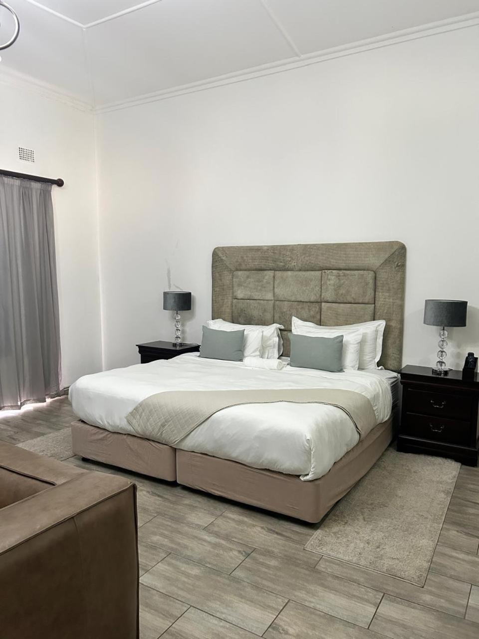 Calla Lily Guesthouse 内尔斯普雷特 外观 照片